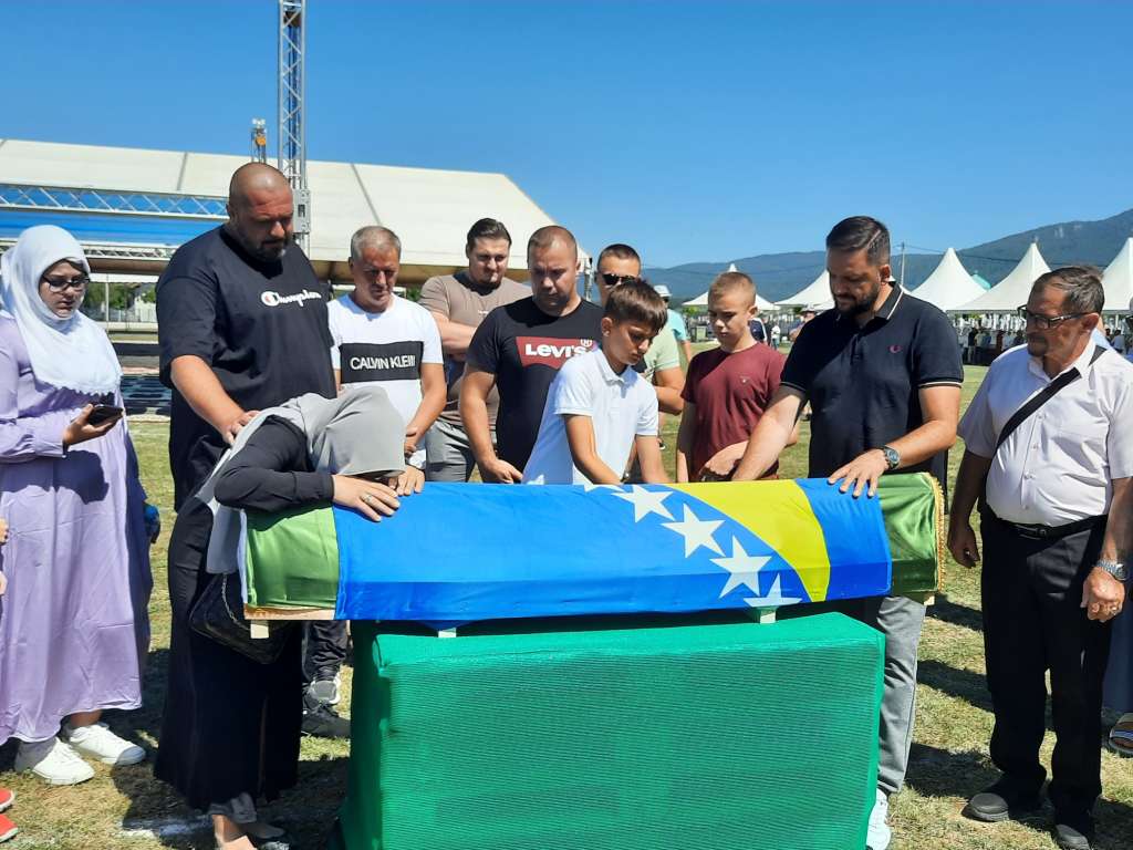 Amel Žerić danas u krajišku zemlju spušta posmrtne ostatke oca i tetka