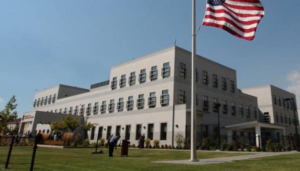 Američka ambasada u BiH upozorava putnike u SAD na aktuelne epidemiološke mjere