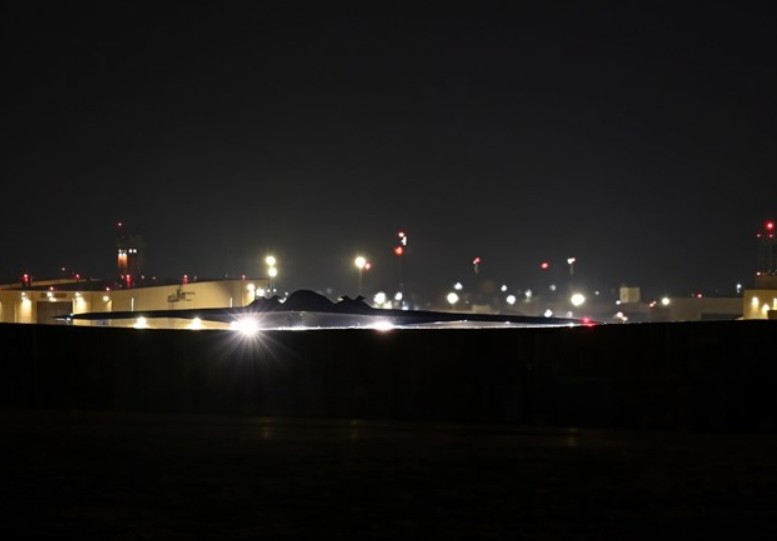 Američka vojska podigla "nevidljive" B-2 bombardere