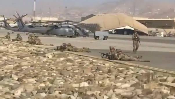 Američke trupe preuzimaju kontrolu nad aerodromom Kabul
