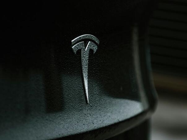 Američki antifašisti kreću u "napad" na Tesline automobile