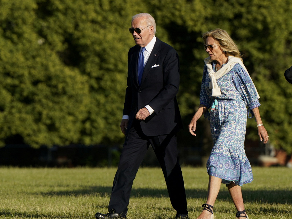 Američki dužnosnik: Bidenova žena mogla bi biti optužena za zlostavljanje