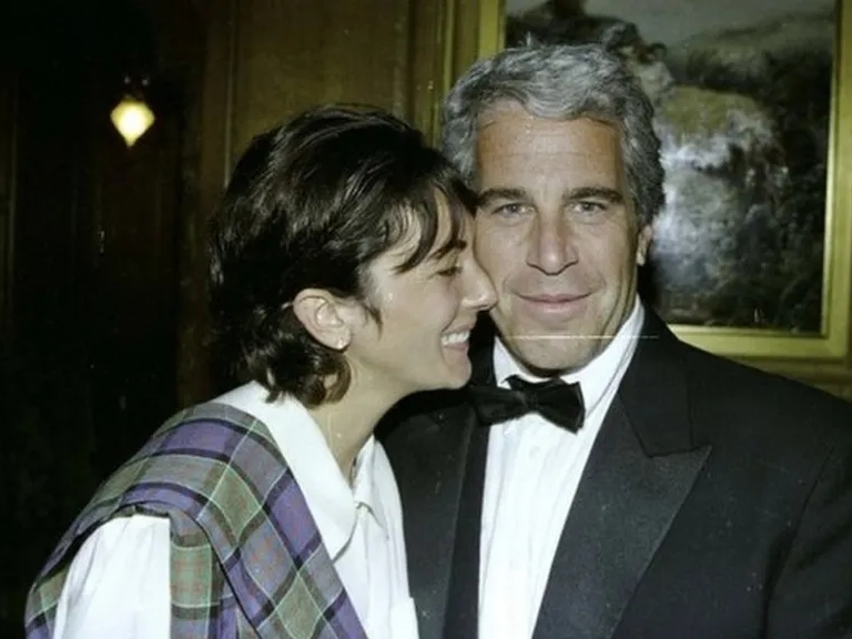 Američki kongres će ispitati Epsteinovu saradnicu Ghislaine Maxwell