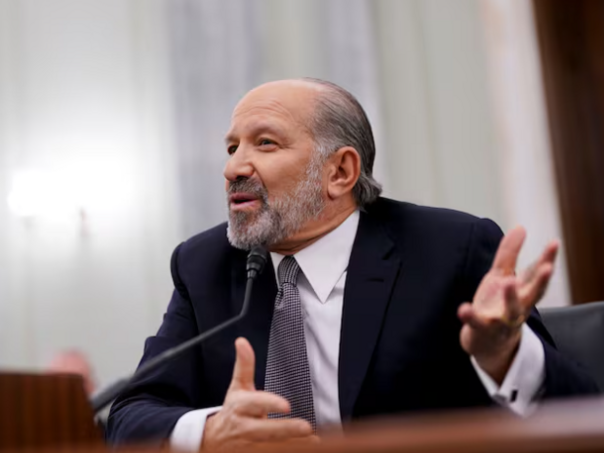 Američki ministar trgovine negira veze s Epsteinom, dok raste pritisak za ostavku