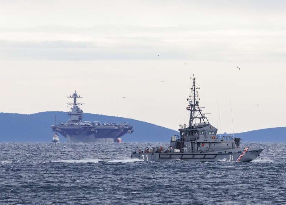 Američki nosač aviona uplovio u Split