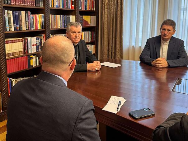 Američki otpravnik poslova kod nadbiskupa Vukšića: Mir i stabilnost nemaju alternativu