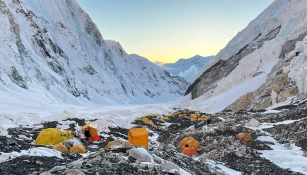 Američki penjač umro na Mont Everestu na početku sezone penjanja