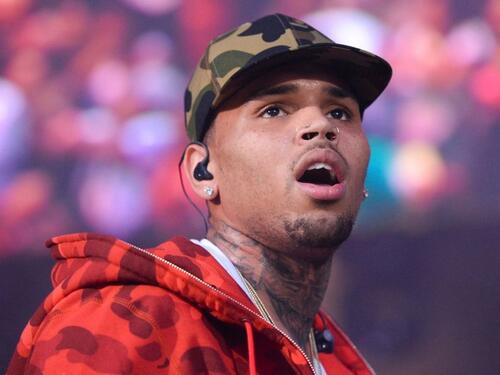 Američki pjevač Chris Brown pritvoren u Manchesteru