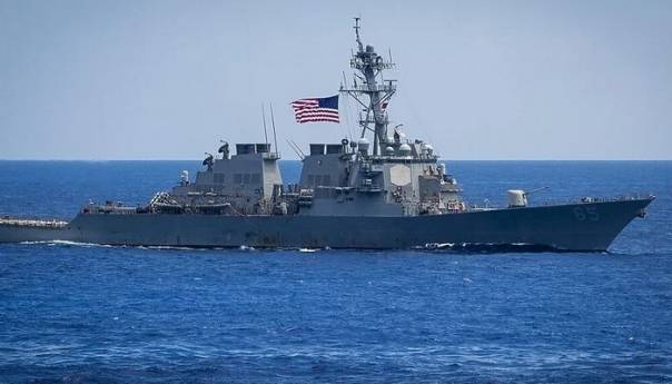 Američki razarač prošao u blizini spornih ostrva u Južnom kineskom moru