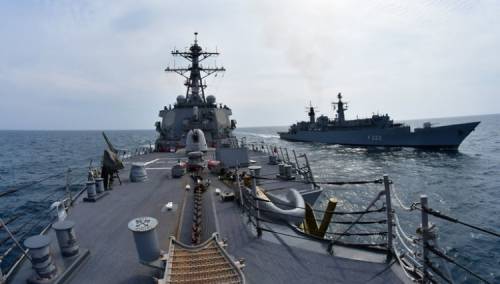 Američki razarači u Baltičkom i Crnom moru demonstriraju predanost NATO-a