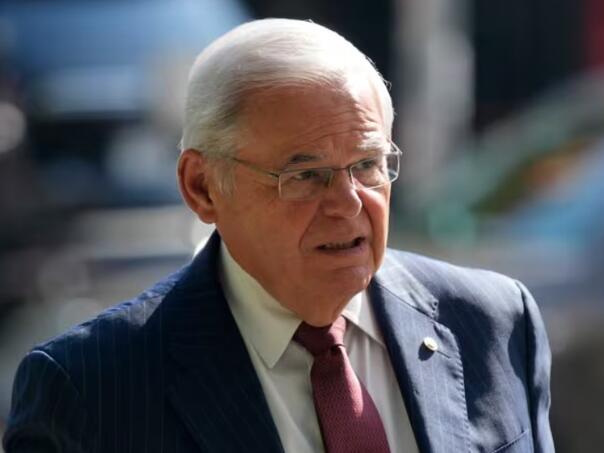 Američki senator Menendez najavio ostavku nakon presude za korupciju