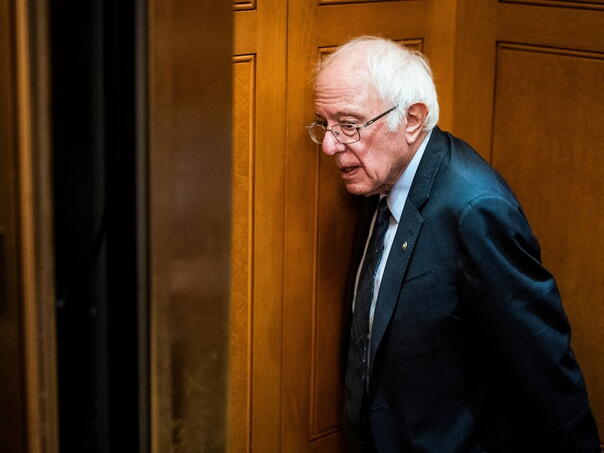 Američki senator upozorio na ponavljanje historije u Iranu, podsjećajući na invaziju na Irak