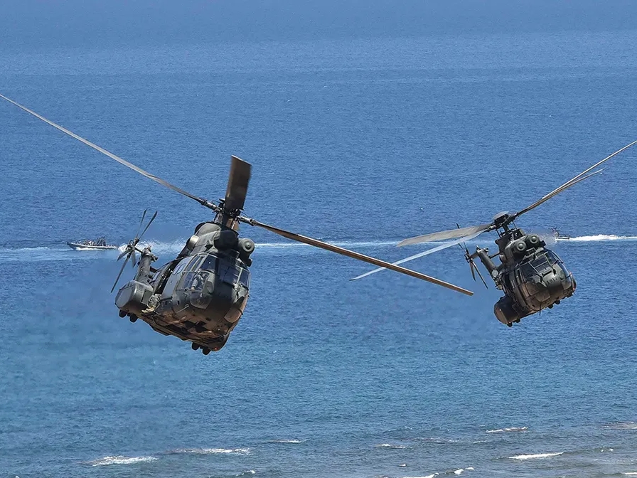Američki vojni helikopter pucao na brod u Omanskom zaljevu
