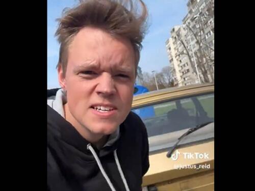Američkom influenseru izgrebali auto i skinuli beogradske tablice