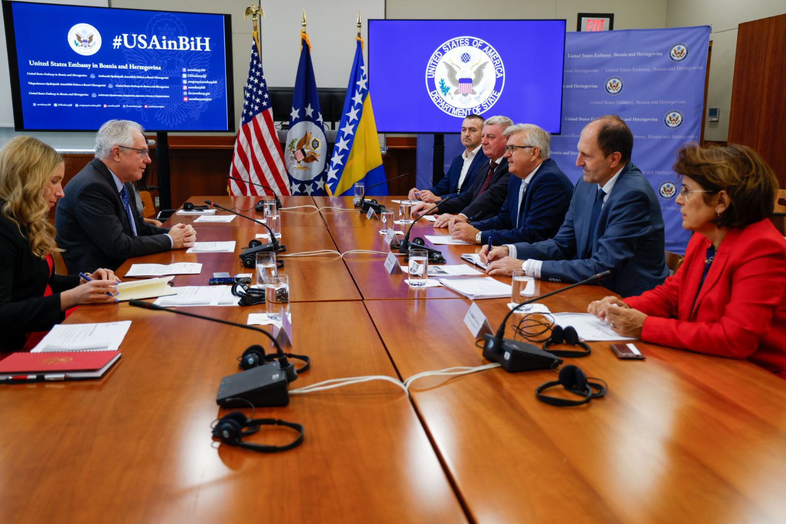 Amerika podržava privatni sektor u BiH: Poziv vlastima da im olakšaju poslovanje