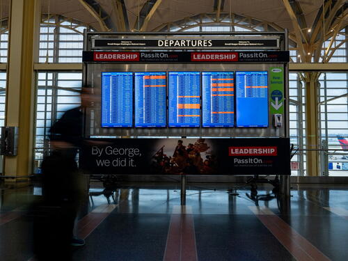 Amerikanci sve više putuju autobusima i vozovima usred haosa u aviosaobraćaju