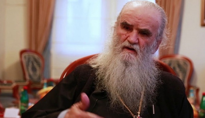 Amfilohije: Milo hoće da rasproda sve hramove