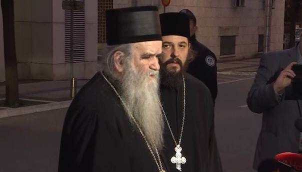 Amfilohije saslušan u Tužilaštvu, tvrdio da nije prekršio mjere