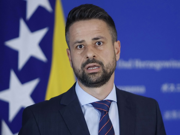 Amidžić čestitao Novu godinu: Ostvariti ekonomski napredak i uslove za bolji život građana