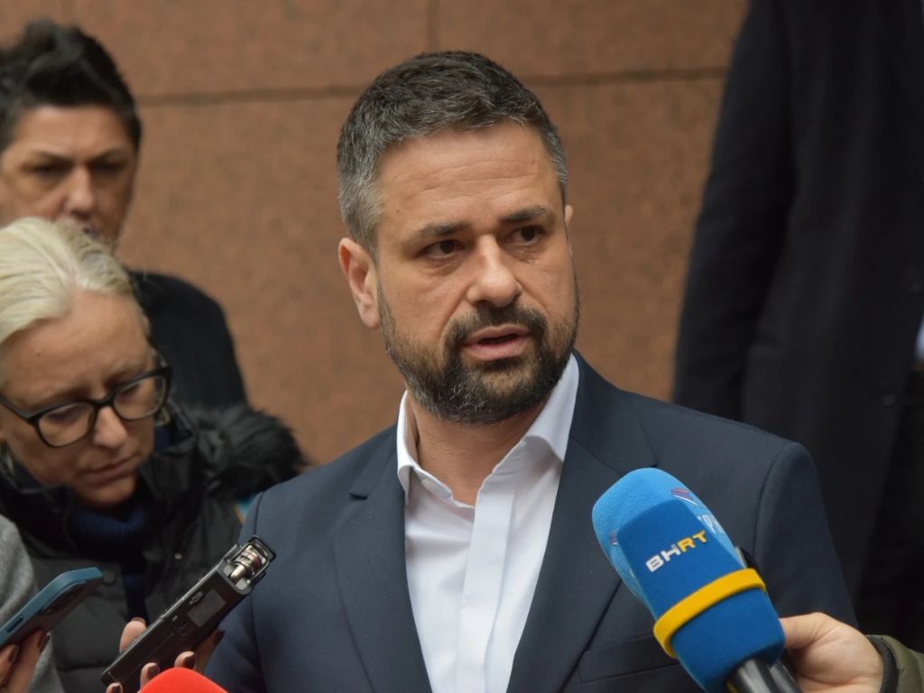 Amidžić: Vidimo se večeras, ima da ga otvorim pa kud puklo...