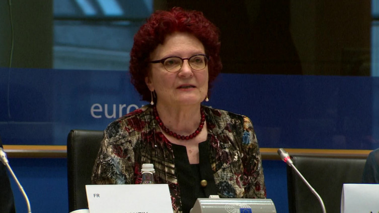 Amon: Ne smanjivati period karantina