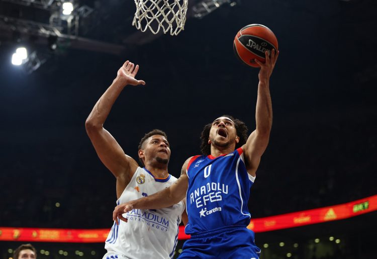 Anadolu Efes osvajač Eurolige, maestralna partija Vase Micića