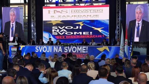 Analiza 'trećeg': Čovićev HNS na Jelavićevom putu