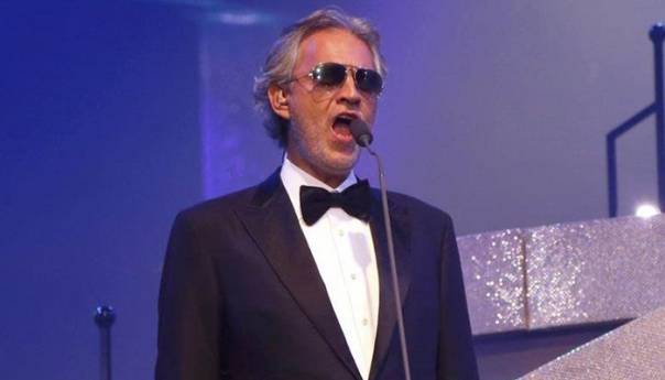 Andrea Bocelli u nedjelju nastupa u praznoj Milanskoj katedrali