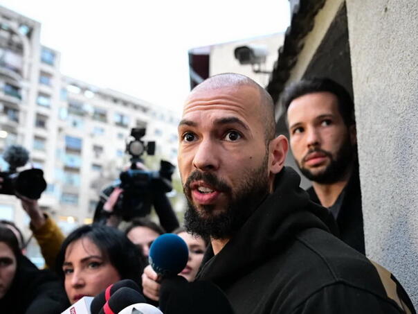 Andrewu Tateu će se suditi za trgovinu ljudima i silovanje