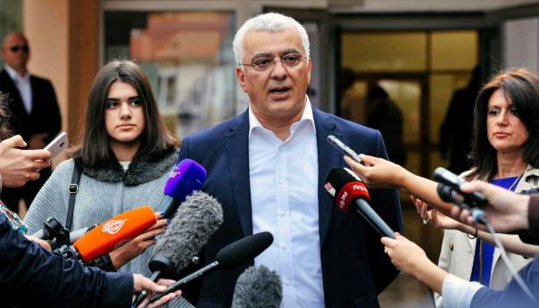 Andrija Mandić vraćen s granice između BiH i Crne Gore