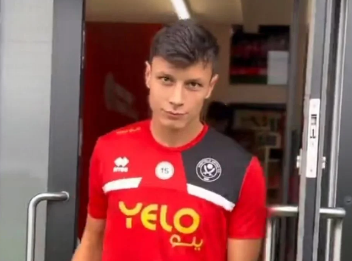 Anel Ahmedhodžić se pojavio na treningu Sheffielda, trener potvrdio da je potpuno spreman