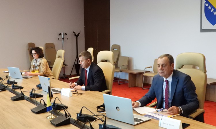 Angažirati pripadnike OS na planu pomoći stanovništvu tokom pandemije Covid-19