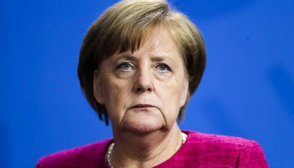 Angela Merkel se večeras obraća naciji putem TV-a
