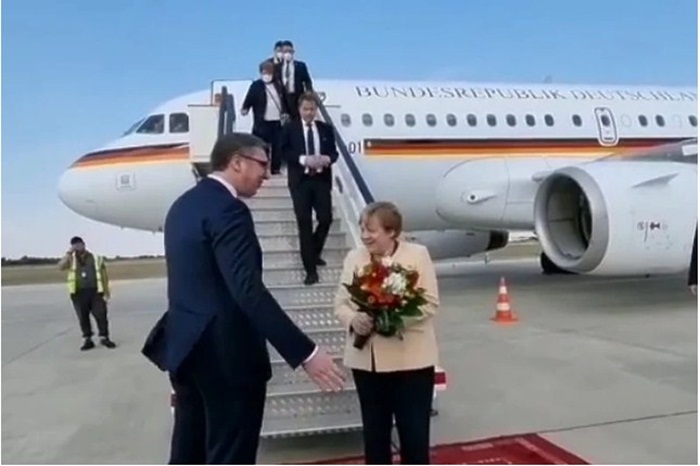Angela Merkel sletjela u Beograd