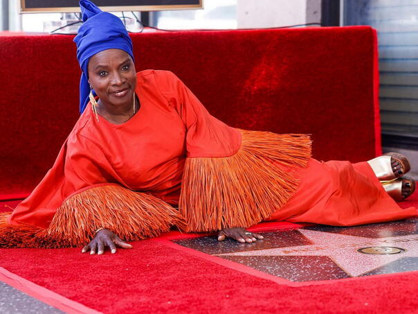 Angélique Kidjo prva afrička muzičarka sa zvijezdom na Hollywoodskoj stazi slavnih