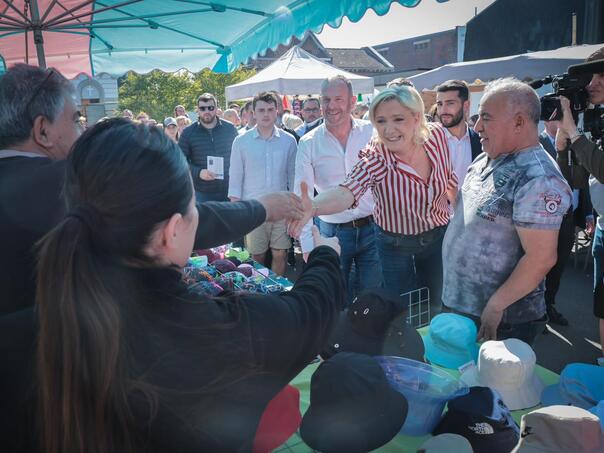 Ankete: Stranka Marin Le Pen pobjeđuje u prvom krugu