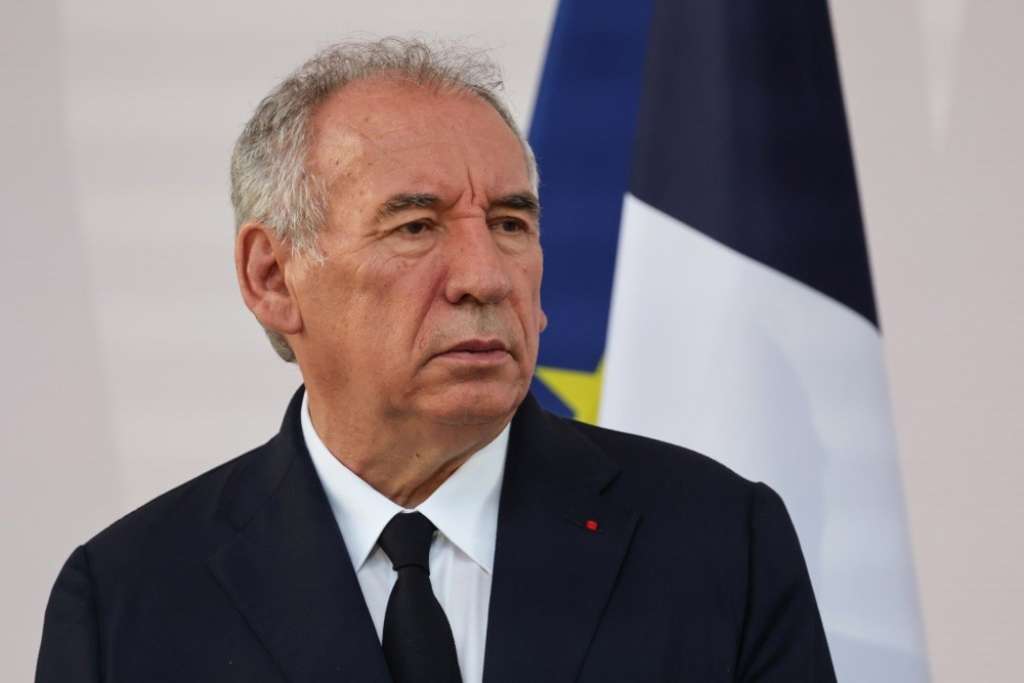 Ankete: Većina Francuza želi nove izbore ako vlada padne