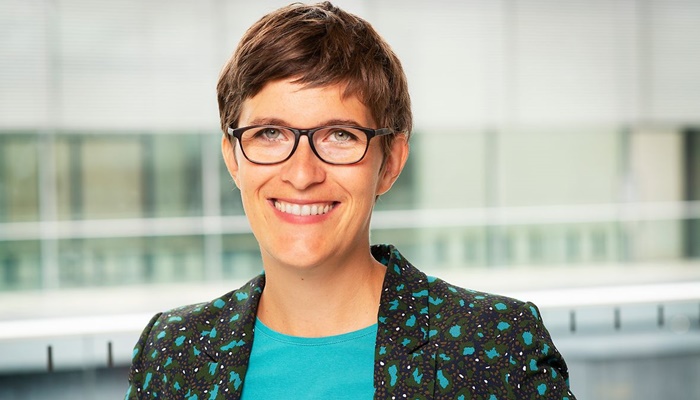 ANNA LUHRMANN - SANKCIJE SECESIONISTIMA
