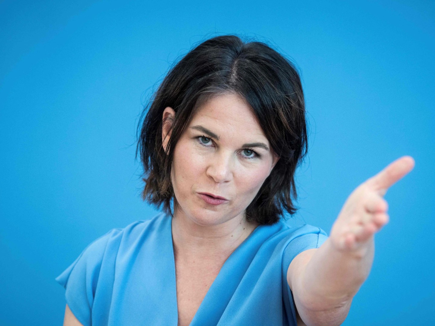 Annalena Baerbock u centru pažnje: Snažna poza, ozbiljna poruka