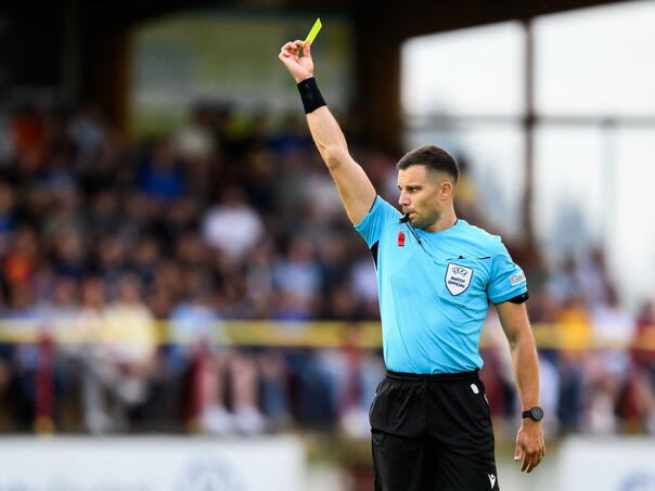 Antoni Bandić sudi utakmicu Konferencijske lige