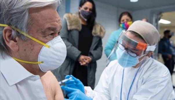 Antonio Guterres primio prvu dozu anticovid vakcine