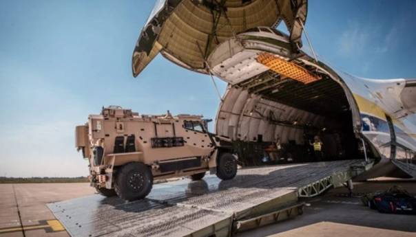 Antonov sletio na sarajevski aerodrom i isporučio moćne britanske oklopnjake