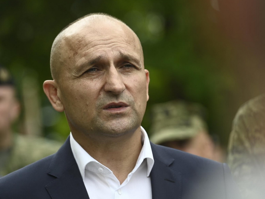 Anušić: Moramo upozoravati naše saveznike na to kako se naoružava Srbija