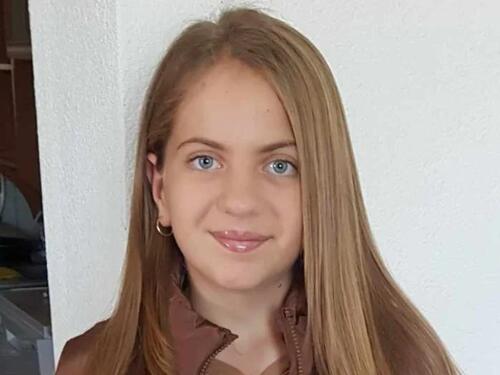 Apel za liječenje: Ajla treba vašu pomoć za život bez bola