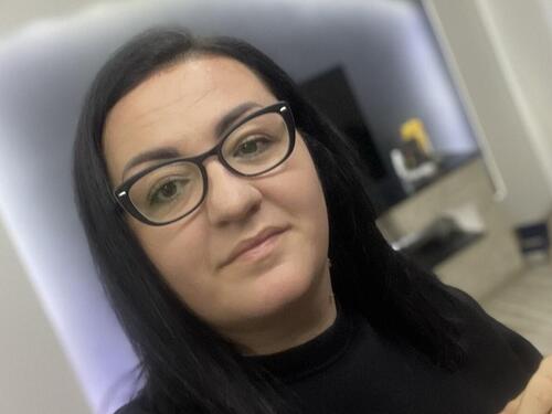 Apel za pomoć Aidi Sinanović koja boluje od Parkinsonove bolesti