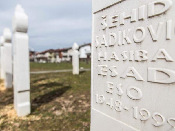 Aplauz živih ljudskih kostura Esi kada je krenuo u smrt najveće što je ovaj čovjek dobio do sada