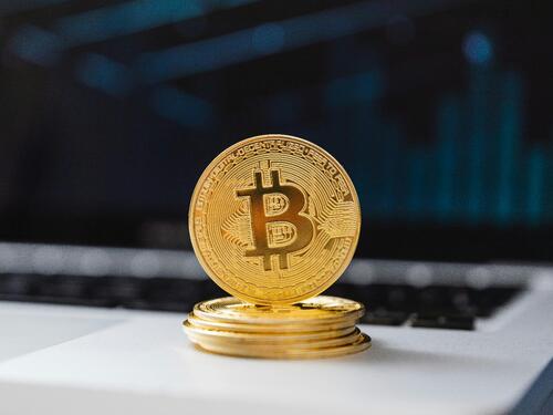 Apokalipsa na kriptotržištu: Bitcoin u slobodnom padu, prijeti “spirala smrti”
