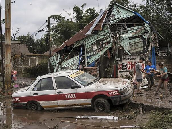 Apokaliptične poplave u Meksiku: Najmanje 47 mrtvih, za mnogima se traga