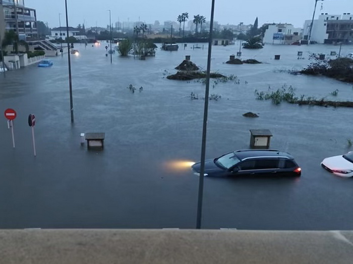 Apokaliptične scene u Španiji: 700 litara kiše po kvadratu
