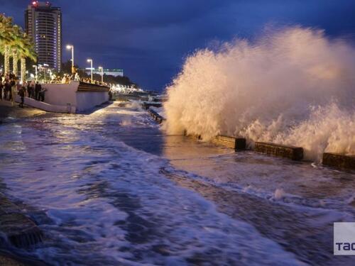Apokaliptični prizori u Rusiji: Valovi preplavili grad, voda nosila kuće